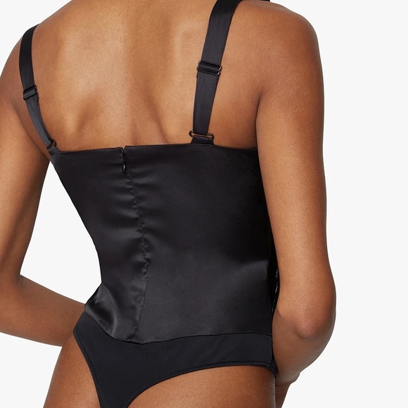 Danielle Bernstein RUCHED TANK STRETCH BODYSUIT 🤍 - Picture 6 of 6